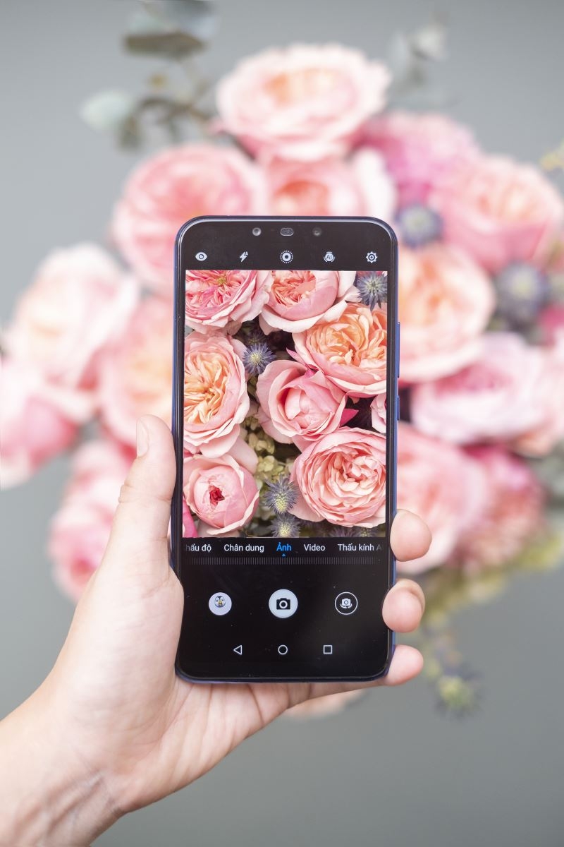 FPT Shop tặng sạc dự phòng 10.000mAh cho khách mua Huawei Nova 3i