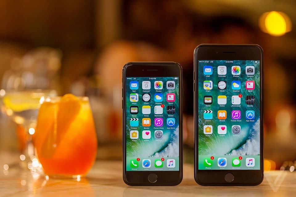 iPhone 7 và iPhone 7 Plus (ảnh 2) iPhone 7 và iPhone 7 Plus (ảnh 2)