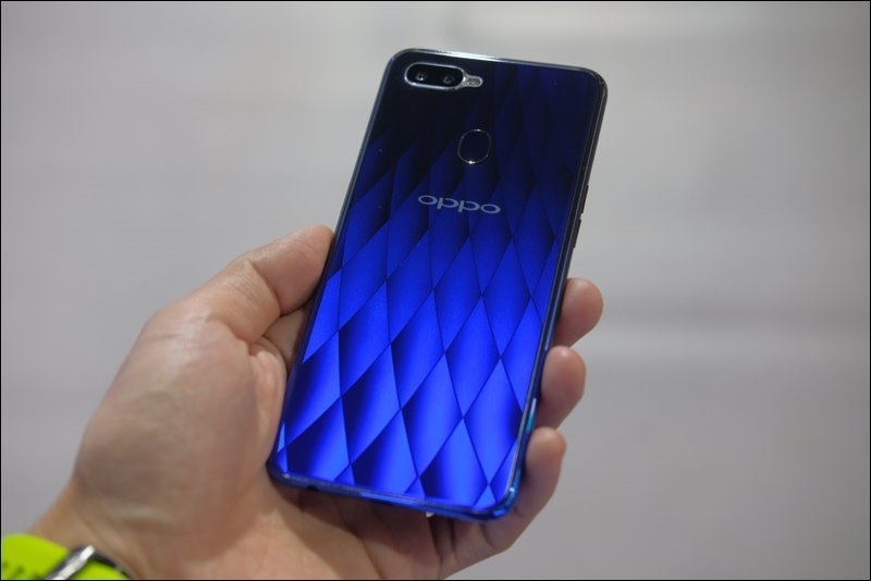 Oppo F9 - 7,69 triệu đồng