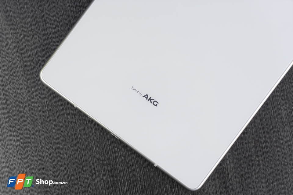 Trên tay Samsung Galaxy Tab S4: Đối thủ nặng ký của iPad Pro 10.5?