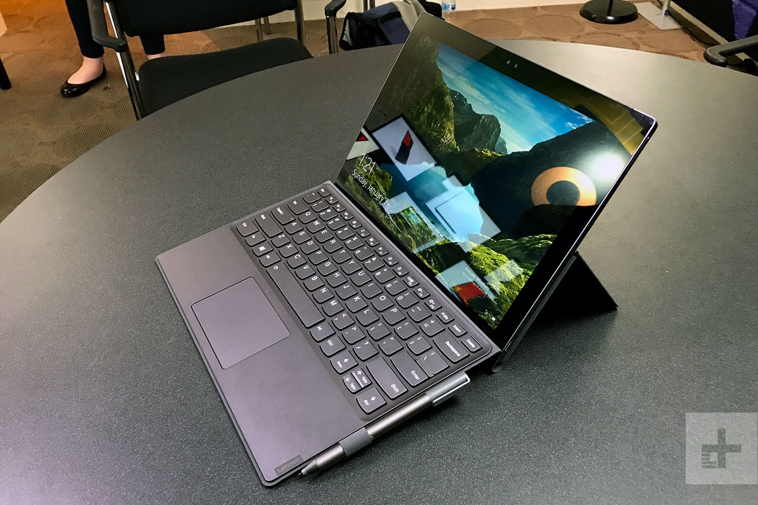 Đánh giá máy tính bảng Lenovo Miix 630 (ảnh 7) Đánh giá máy tính bảng Lenovo Miix 630 (ảnh 7)