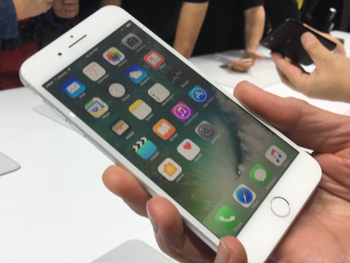 iPhone XS đã ra mắt, vậy iPhone 7 có còn đáng mua không? 5