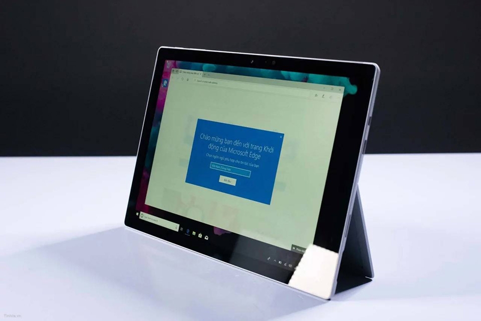 Surface Pro 6 (ảnh 1)