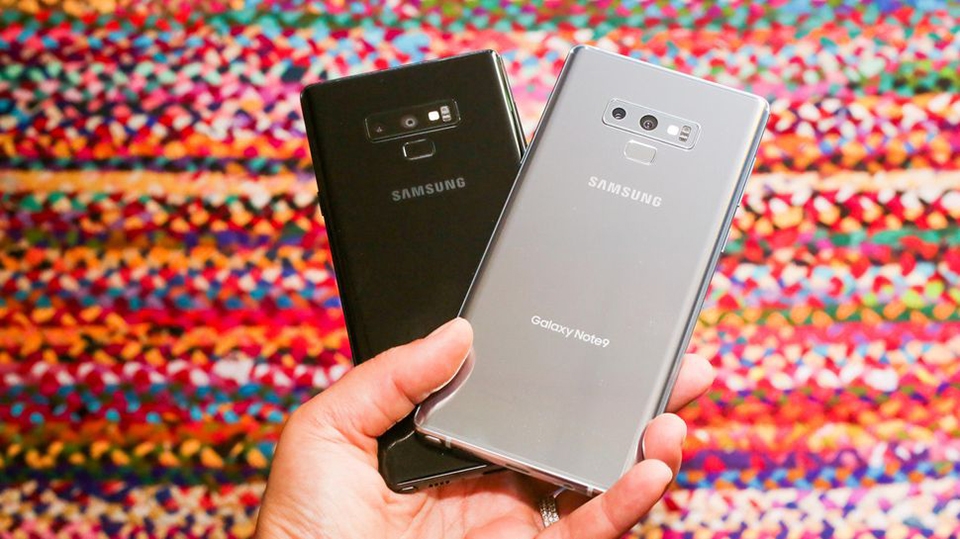 Galaxy Note 9 màu bạc và đen