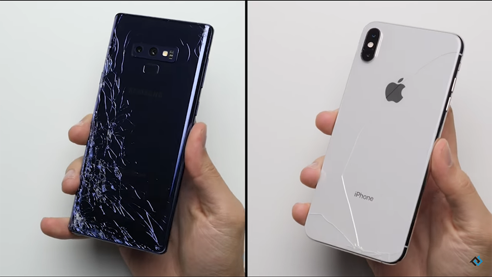 Thả rơi iPhone XS Max và Galaxy Note 9 (ảnh 1)