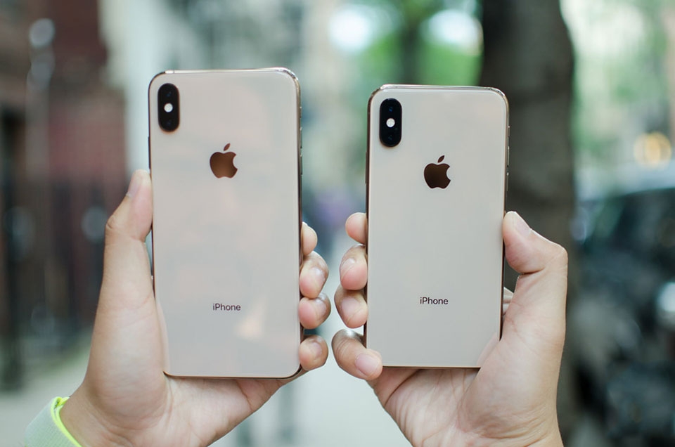 iPhone XS iPhone XS