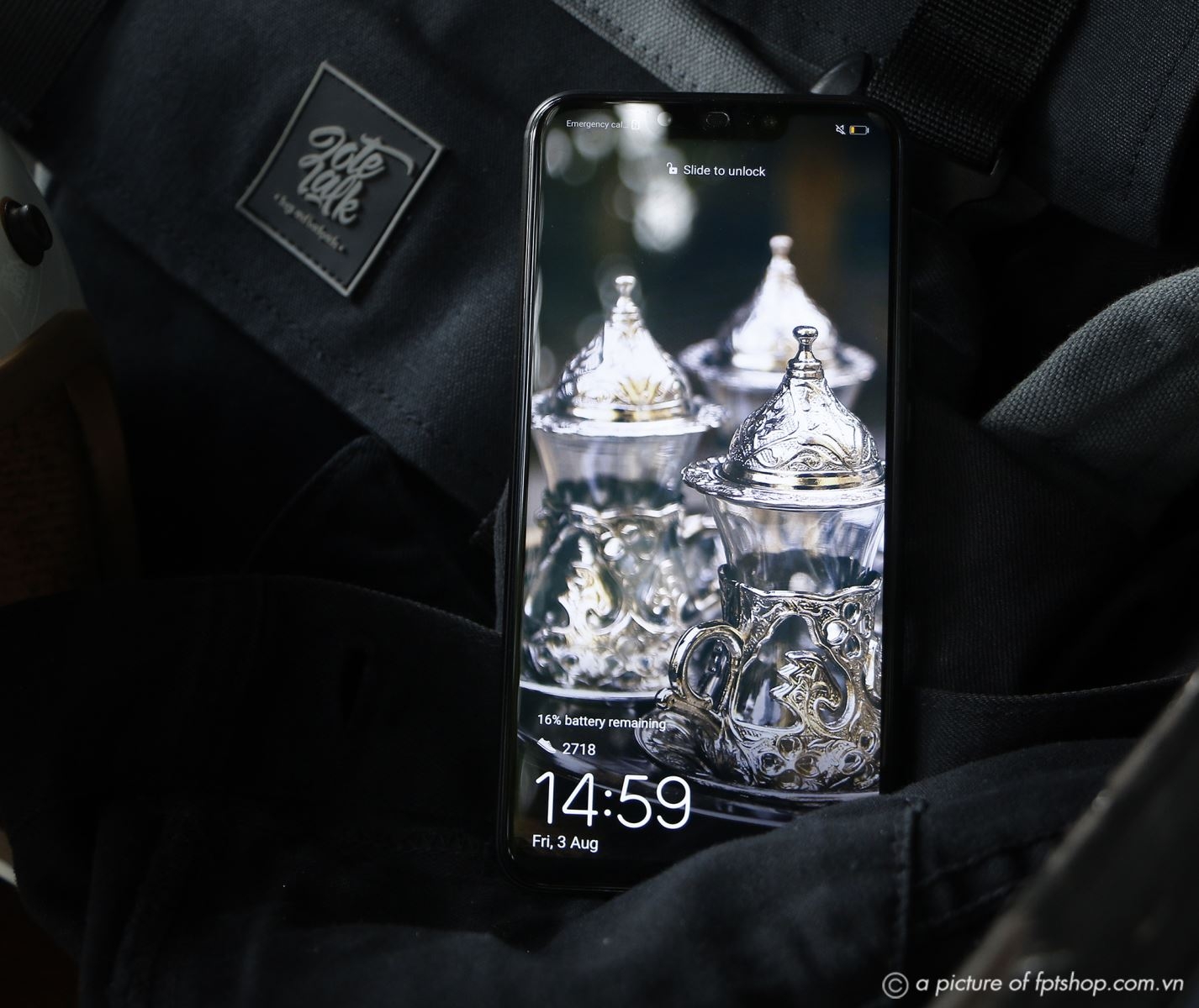 Huawei Nova 3 giảm sốc bung nóc còn 10,99 triệu đồng tại FPT Shop