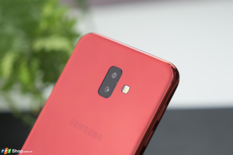 Galaxy J4+ và J6+ vừa lên kệ, có nên mua ngay lúc này?