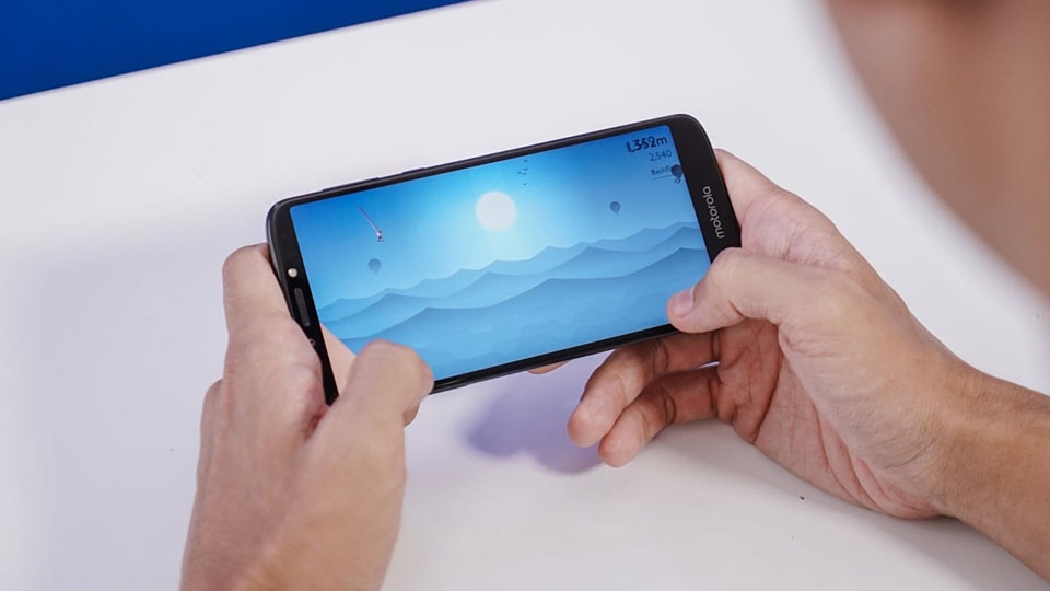 Moto E5 Plus