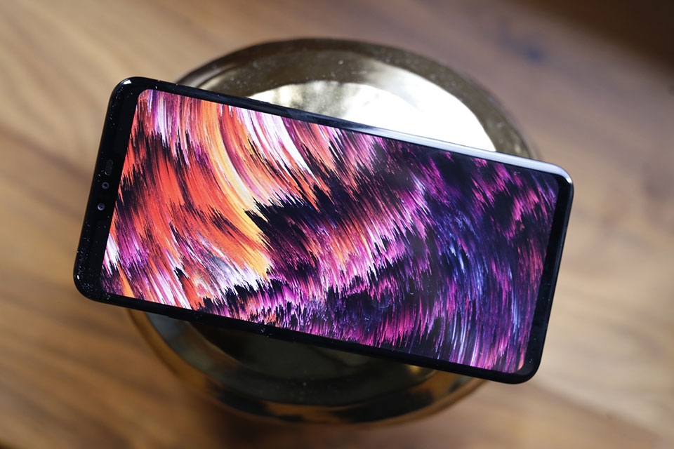 LG V40 ThinQ LG V40 ThinQ