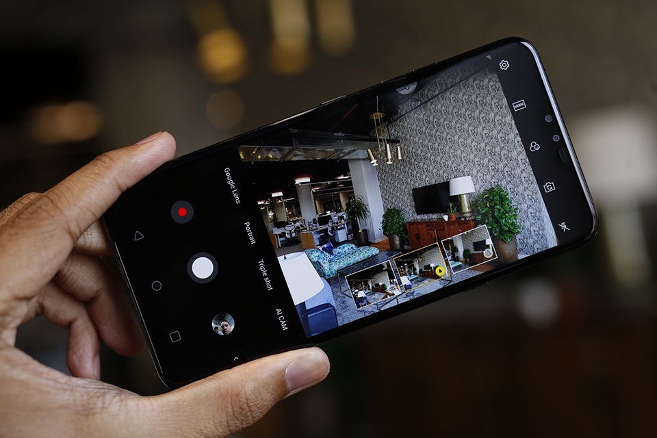 LG V40 ThinQ LG V40 ThinQ