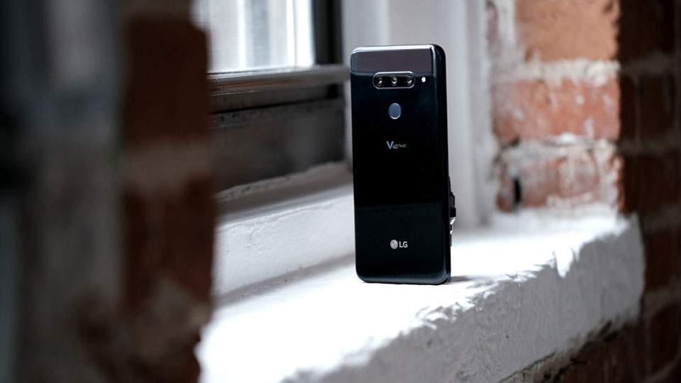 LG V40 ThinQ LG V40 ThinQ