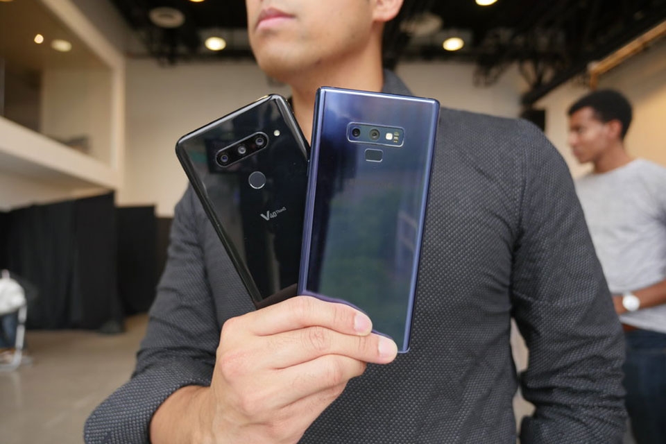 Samsung Galaxy Note 9 vs LG V40 ThinQ Samsung Galaxy Note 9 vs LG V40 ThinQ