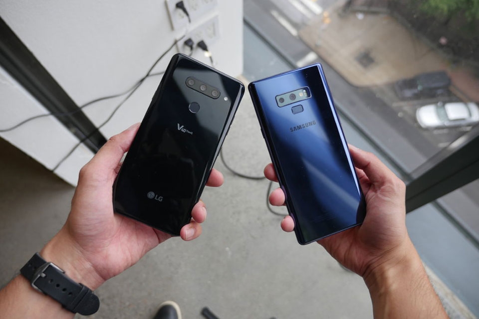 Samsung Galaxy Note 9 vs LG V40 ThinQ Samsung Galaxy Note 9 vs LG V40 ThinQ