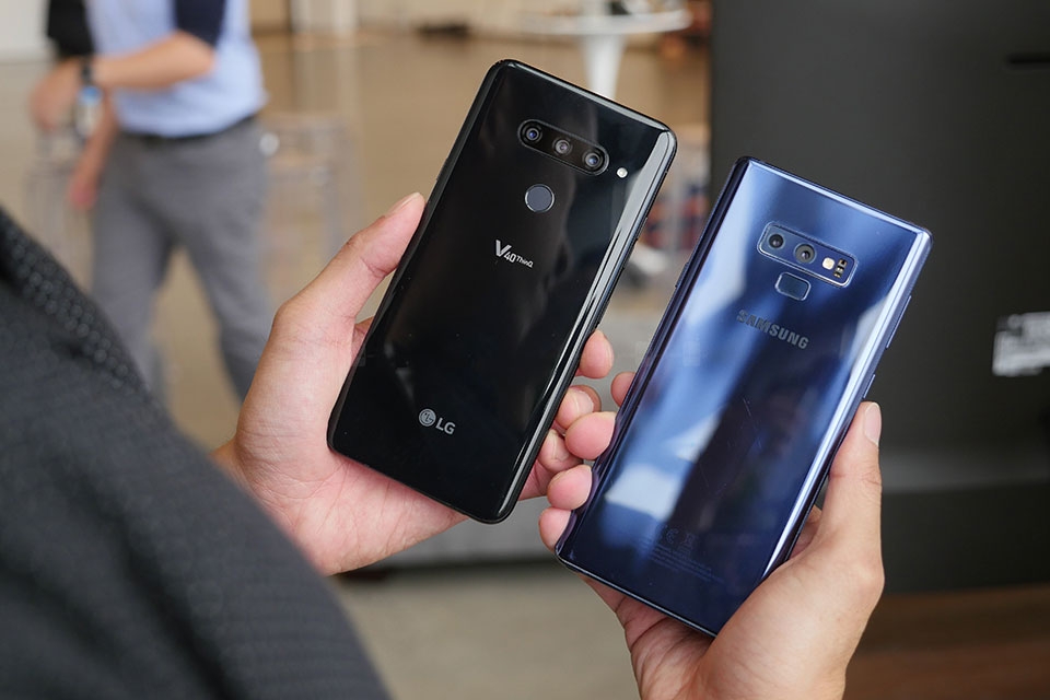 Samsung Galaxy Note 9 vs LG V40 ThinQ Samsung Galaxy Note 9 vs LG V40 ThinQ