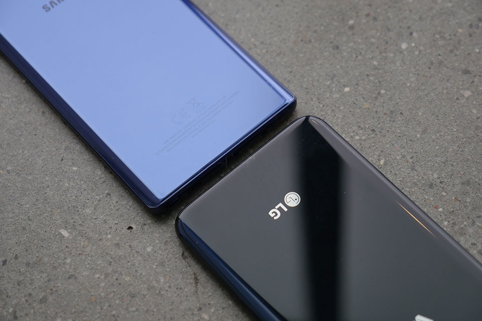 Samsung Galaxy Note 9 vs LG V40 ThinQ Samsung Galaxy Note 9 vs LG V40 ThinQ