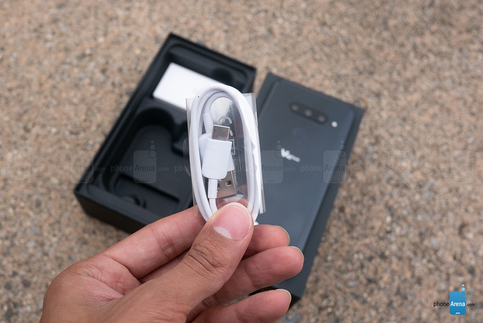 Mở hộp LG V40 ThinQ (ảnh 7)
