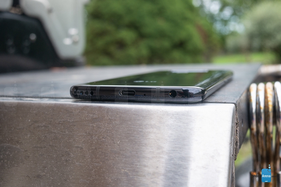Mở hộp LG V40 ThinQ (ảnh 10)