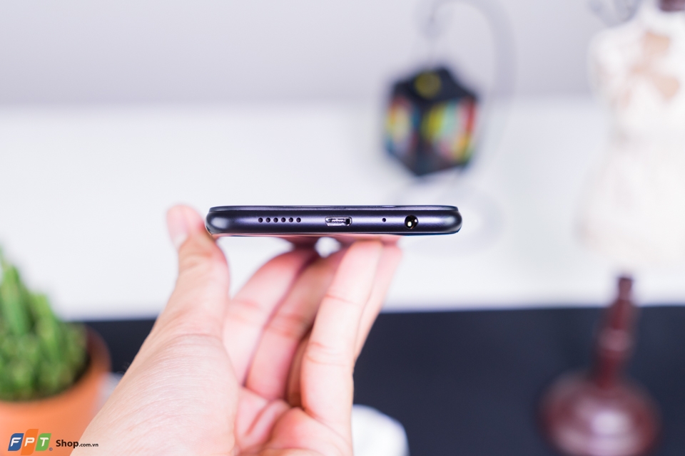 Trên tay Realme 2 Pro 06