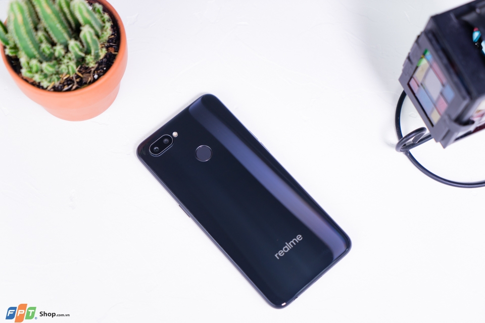 Trên tay Realme 2 Pro 17