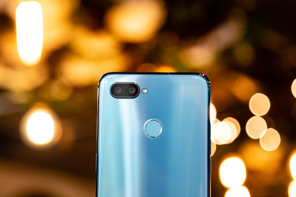 Trên tay realme 2 pro 04