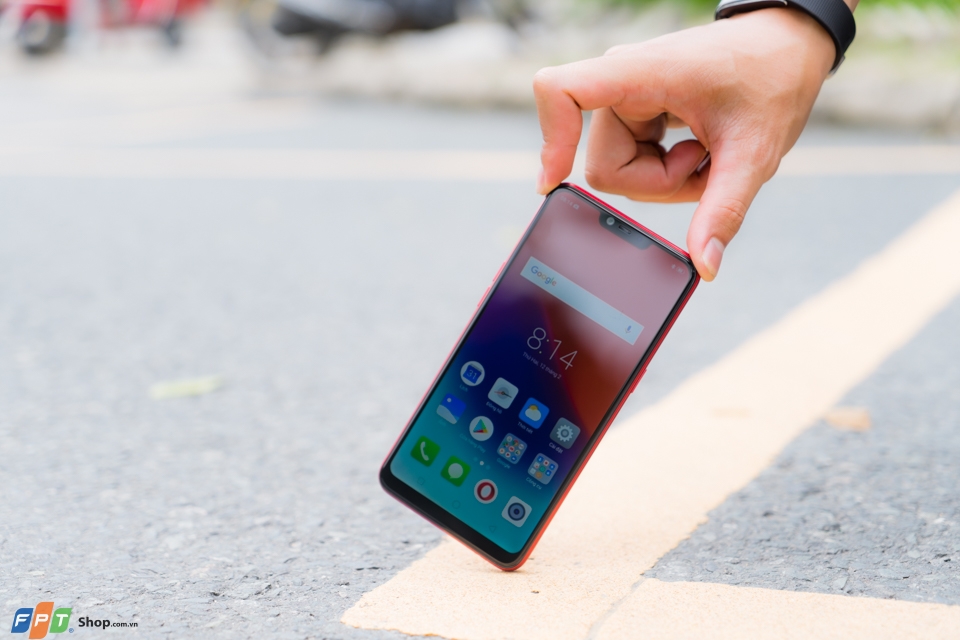 trên tay realme 2 màu đỏ 14 trên tay realme 2 màu đỏ 14