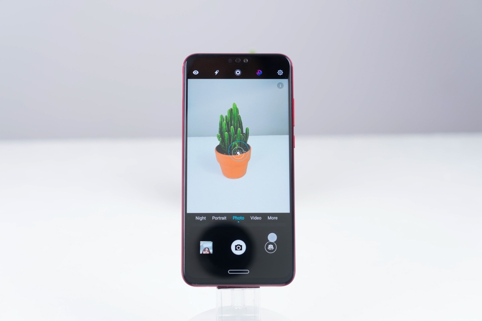 Trên tay Honor 8X 010