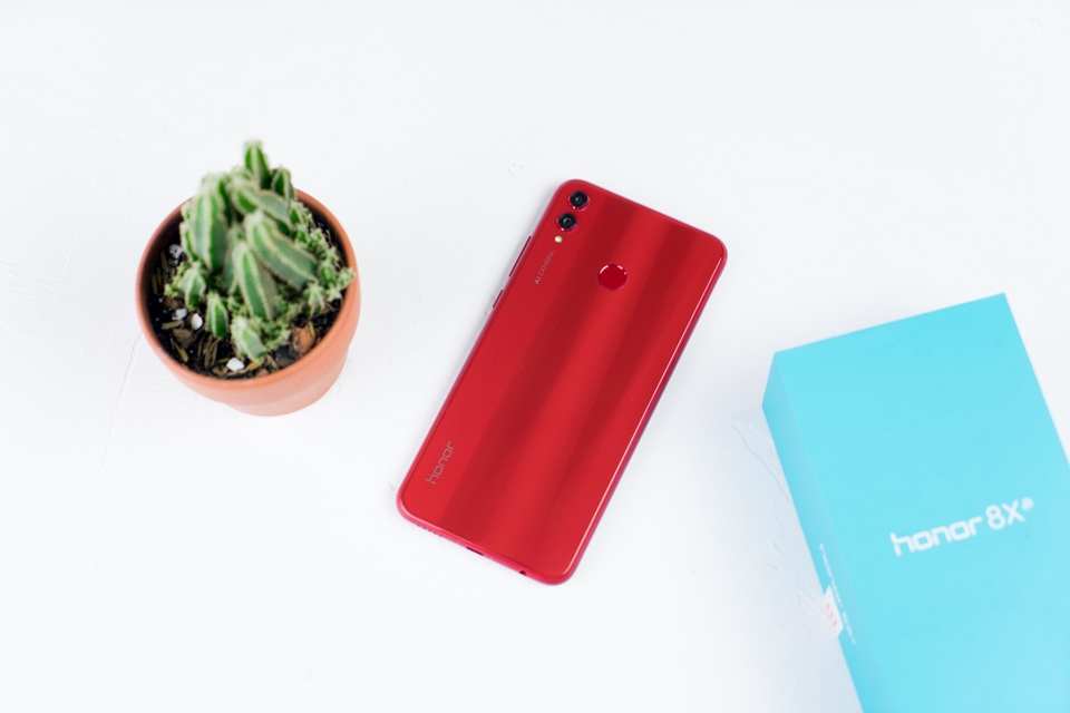 Trên tay Honor 8X 011