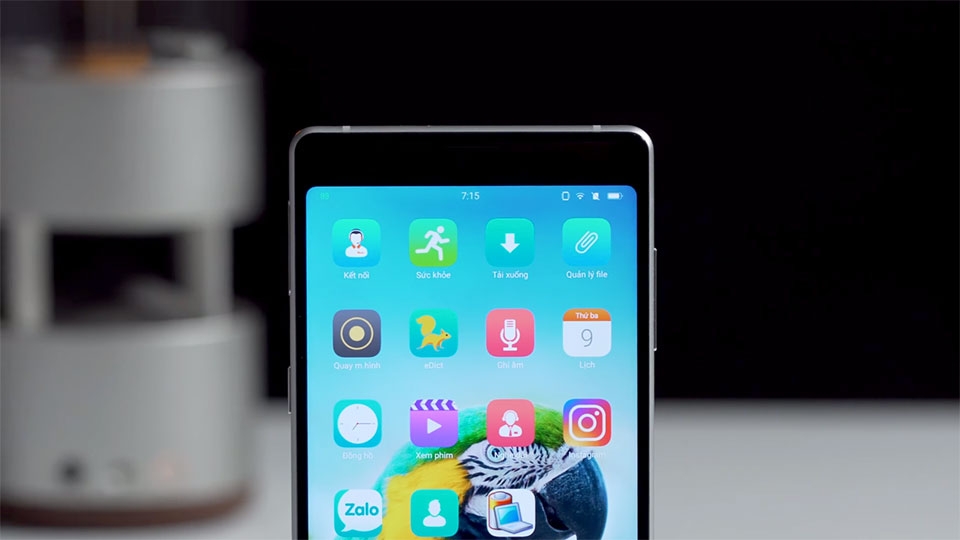 Trên tay Bphone 3