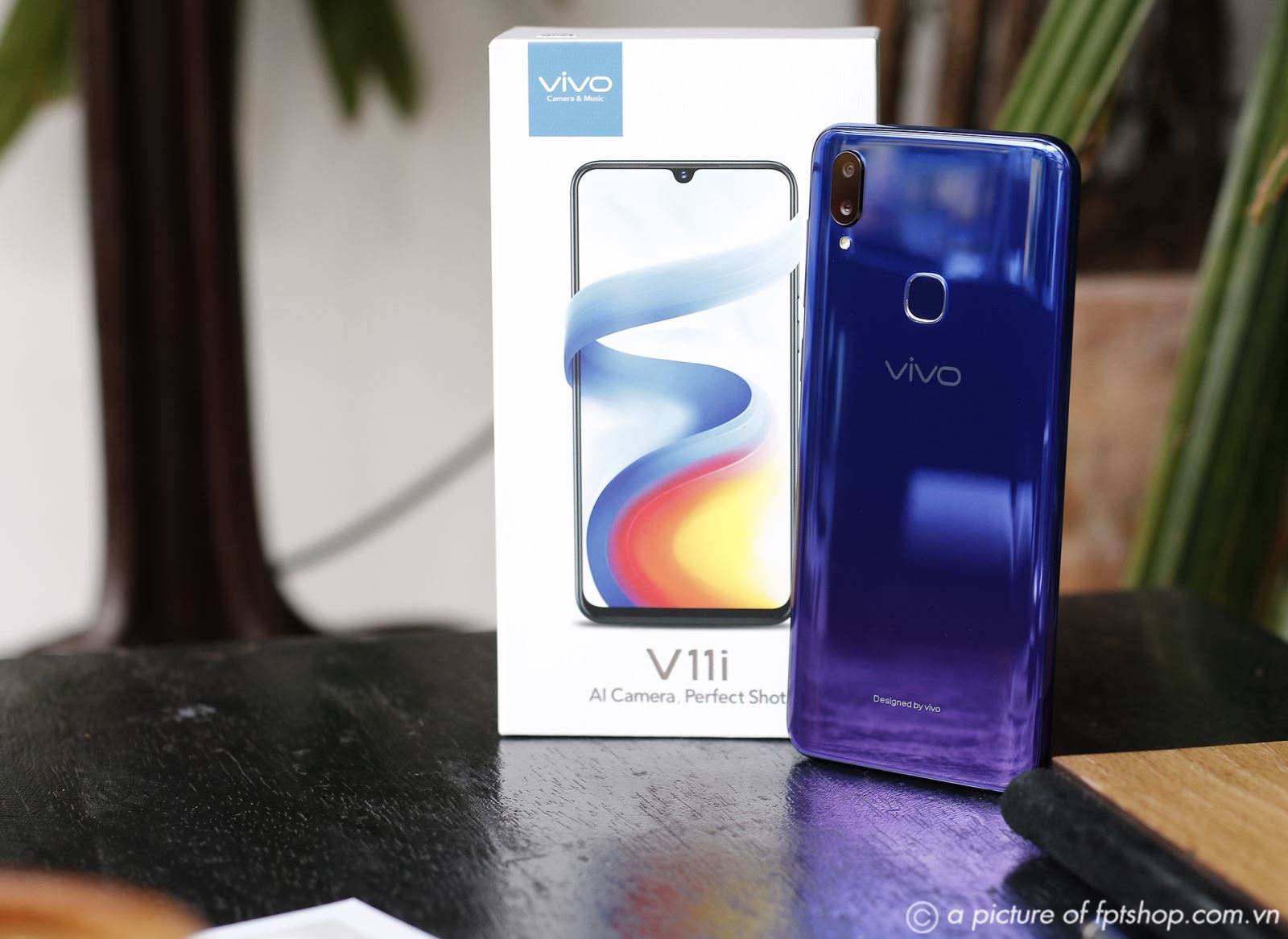 Nhận ngay bộ quà khủng 1,2 triệu đồng khi mua Vivo V11i tại FPT Shop
