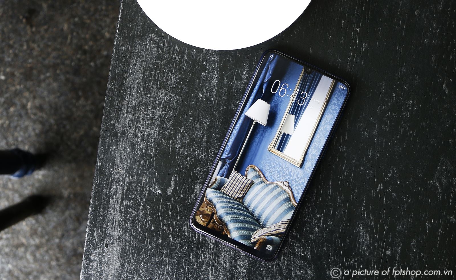 Nhận ngay bộ quà khủng 1,2 triệu đồng khi mua Vivo V11i tại FPT Shop