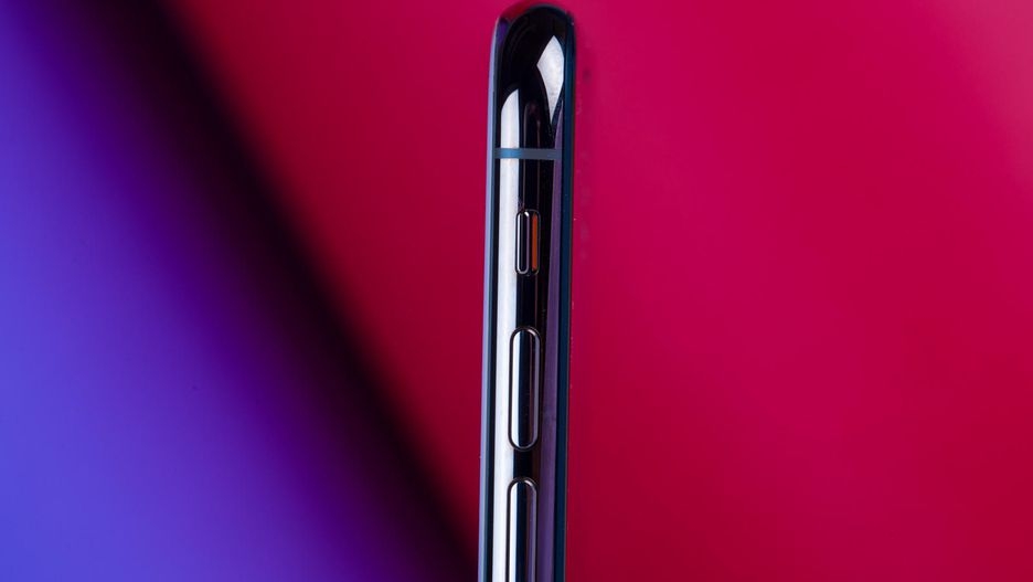 Ngắm thiết kế long lanh của iPhone XS qua góc nhìn cận cảnh 9
