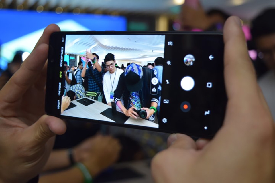 5 tính năng tốt nhất trên Galaxy A9 2018 (ảnh 2)