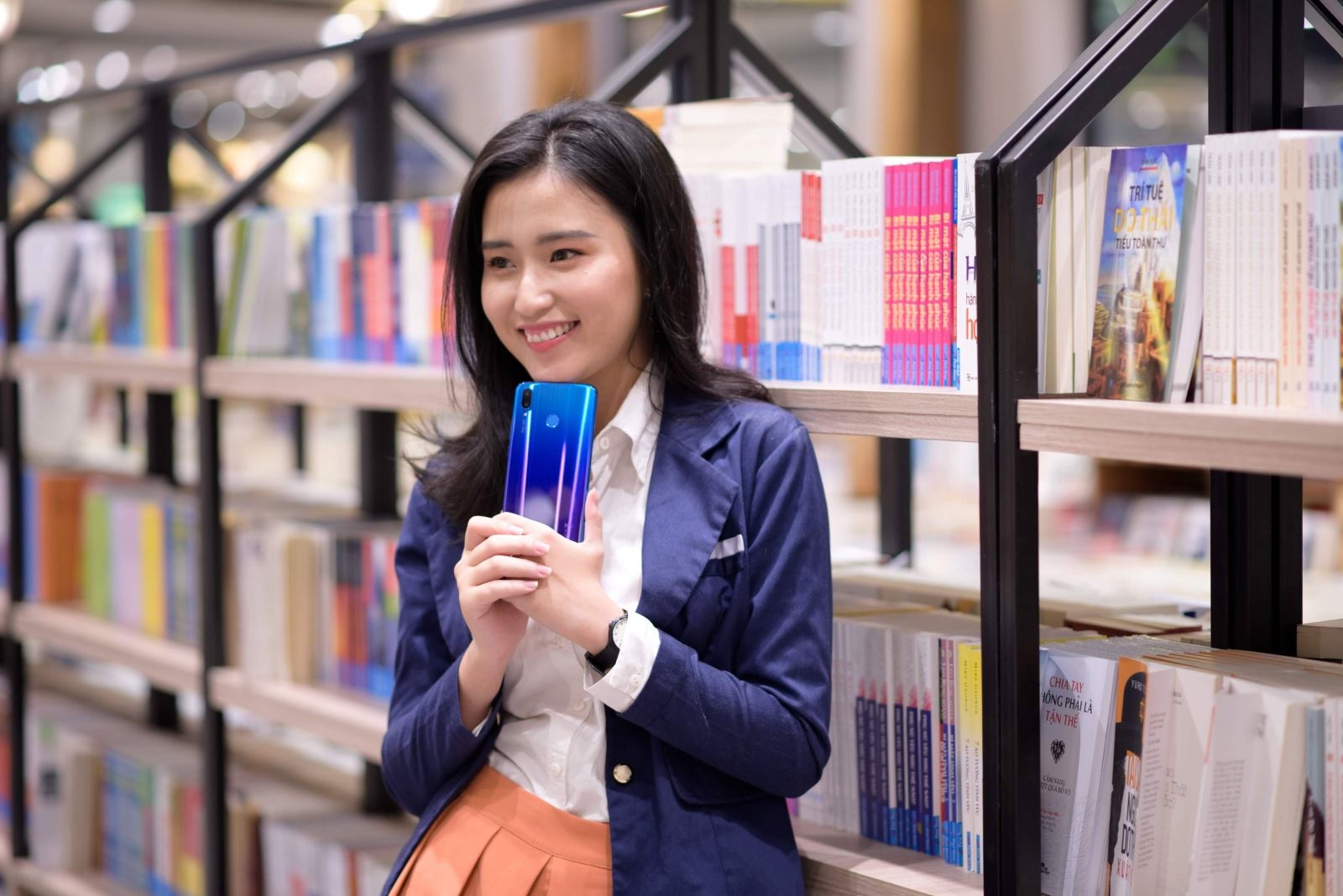 Huawei Nova 3i Tậu Huawei Nova 3i, nhận sạc dự phòng Energizer 10.000mAh từ FPT Shop