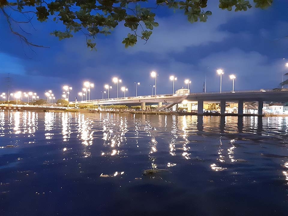 Ảnh thiếu sáng chụp từ camera Galaxy A7 (2018) (ảnh 1) Ảnh thiếu sáng chụp từ camera Galaxy A7 (2018) (ảnh 1)