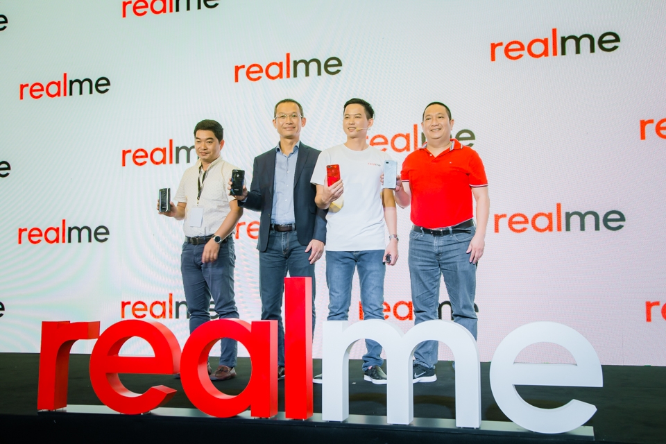 Realme ra mắt thị trường 01