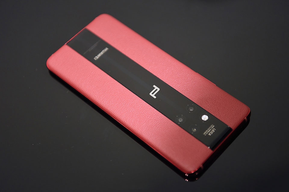 Trên tay Huawei Mate 20 RS Porsche Design Trên tay Huawei Mate 20 RS Porsche Design