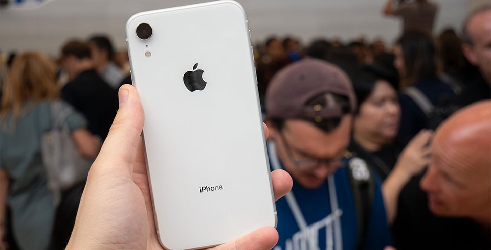 Trên tay iPhone XR