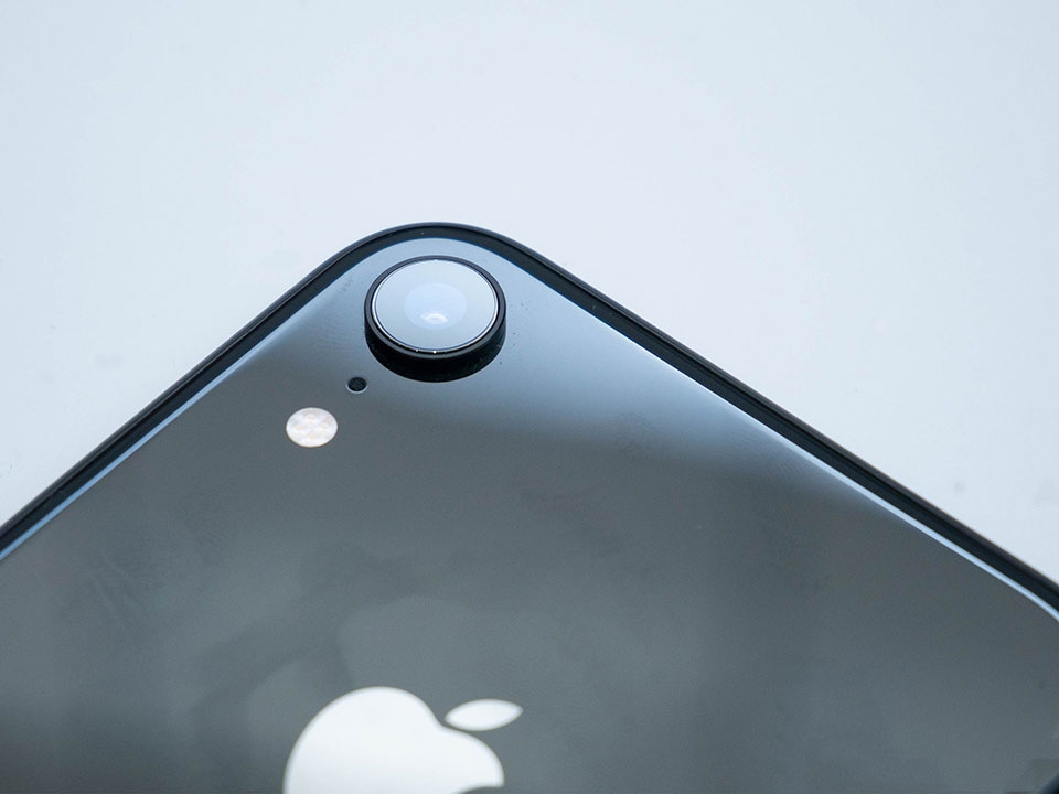 Trên tay iPhone XR