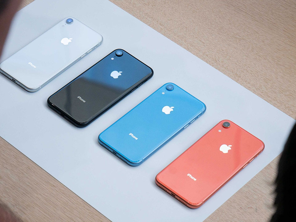 Trên tay iPhone XR