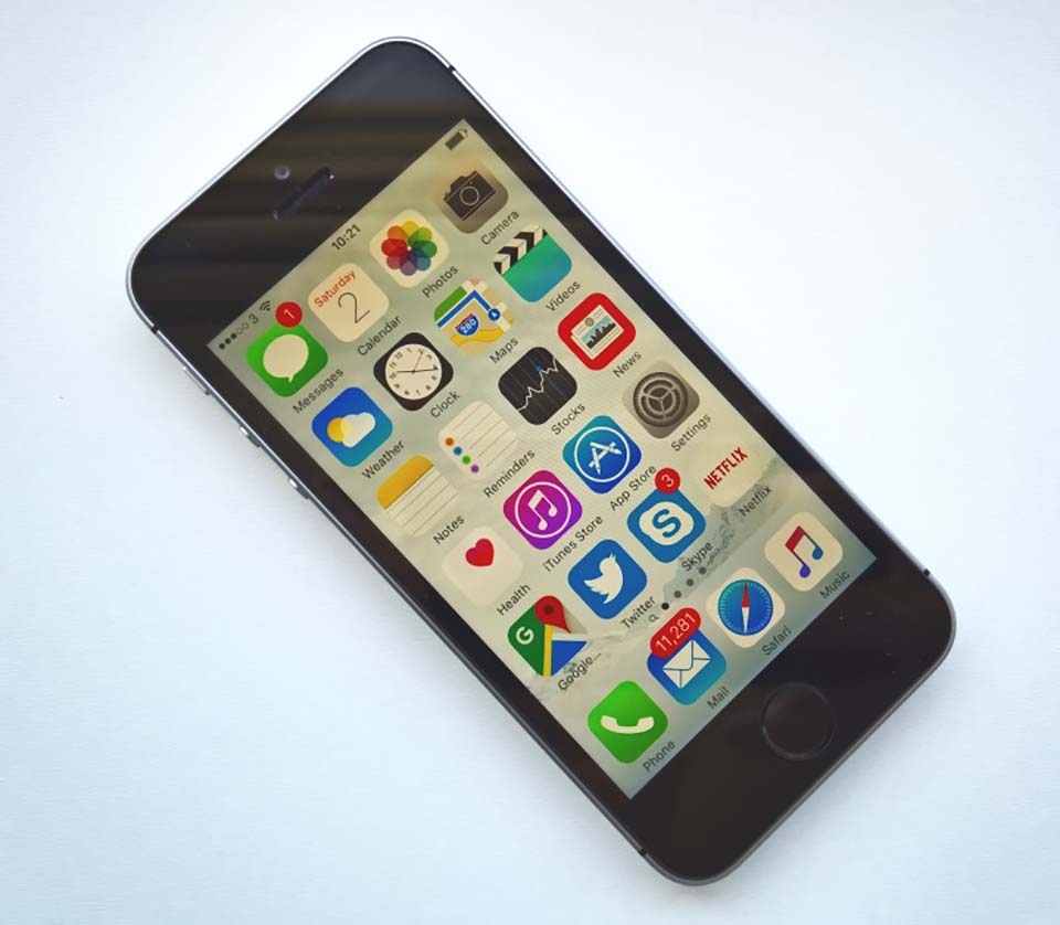 Có nên nâng cấp lên iPhone XR từ iPhone SE? (ảnh 4) Có nên nâng cấp lên iPhone XR từ iPhone SE? (ảnh 4)