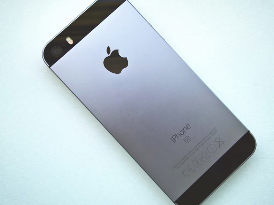 Có nên nâng cấp lên iPhone XR từ iPhone SE? (ảnh 6) Có nên nâng cấp lên iPhone XR từ iPhone SE? (ảnh 6)