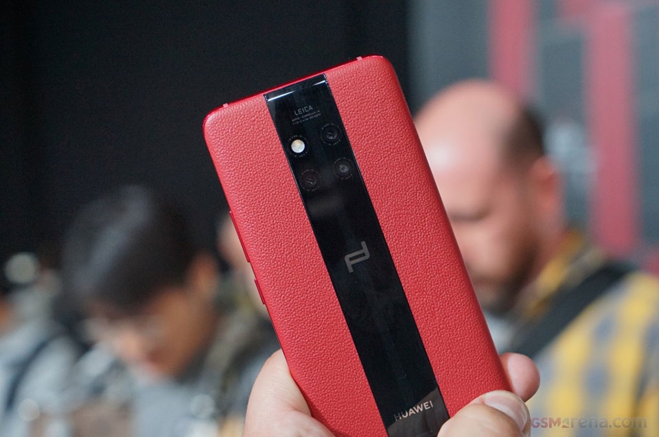 Mate 20 RS Porsche màu đỏ Mate 20 RS Porsche màu đỏ