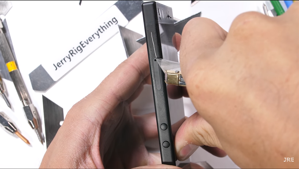 Tra tấn Razer Phone 2 (ảnh 2) Tra tấn Razer Phone 2 (ảnh 2)