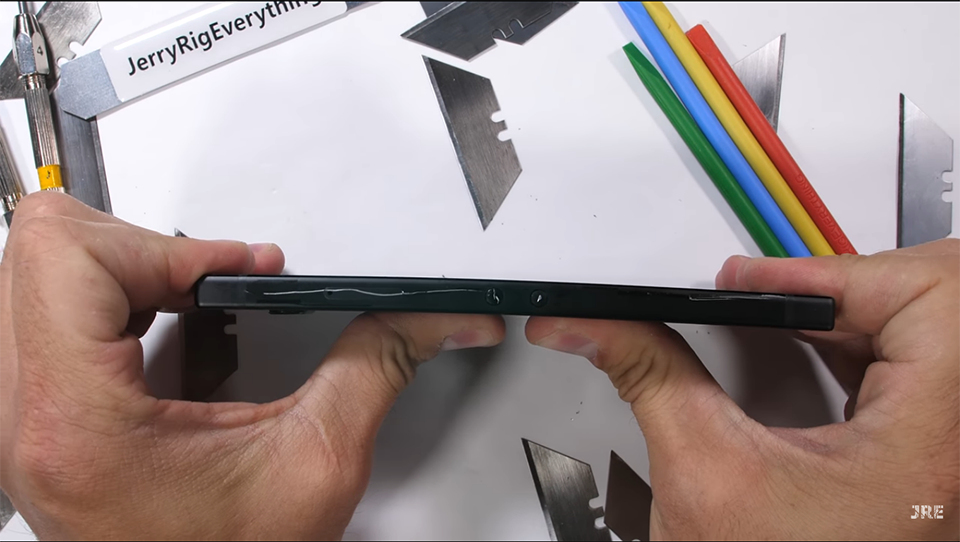 Tra tấn Razer Phone 2 (ảnh 3) Tra tấn Razer Phone 2 (ảnh 3)