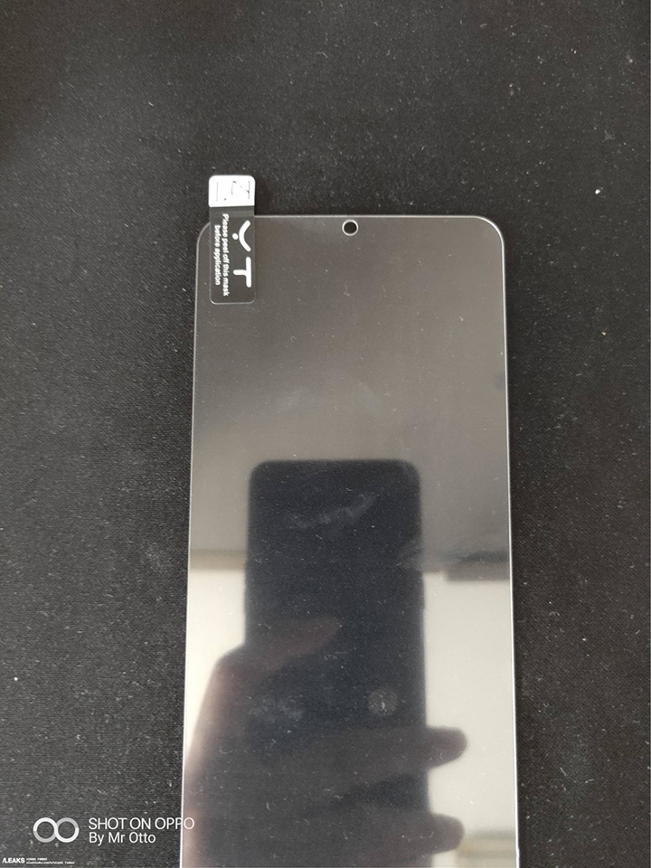 Mặt kính bảo vệ Galaxy A8s
