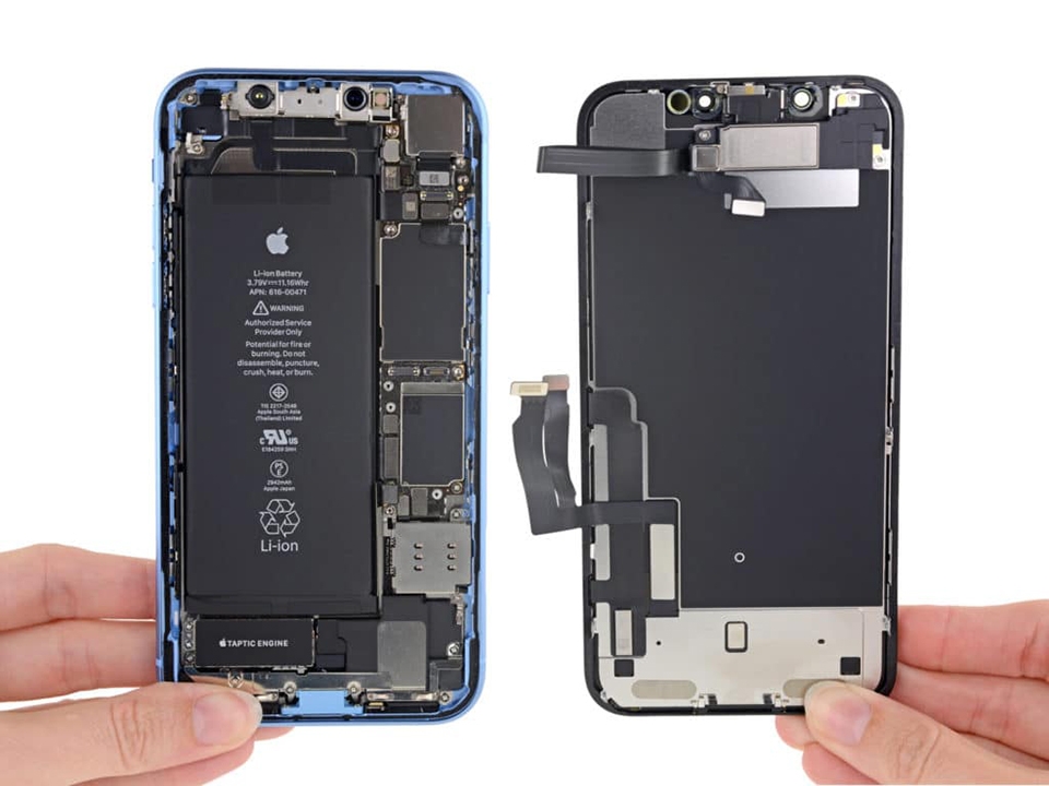 Mổ bụng iPhone XR
