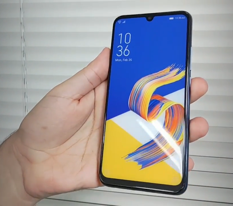 Ảnh nguyên mẫu ZenFone 6 (ảnh 2) Ảnh nguyên mẫu ZenFone 6 (ảnh 2)