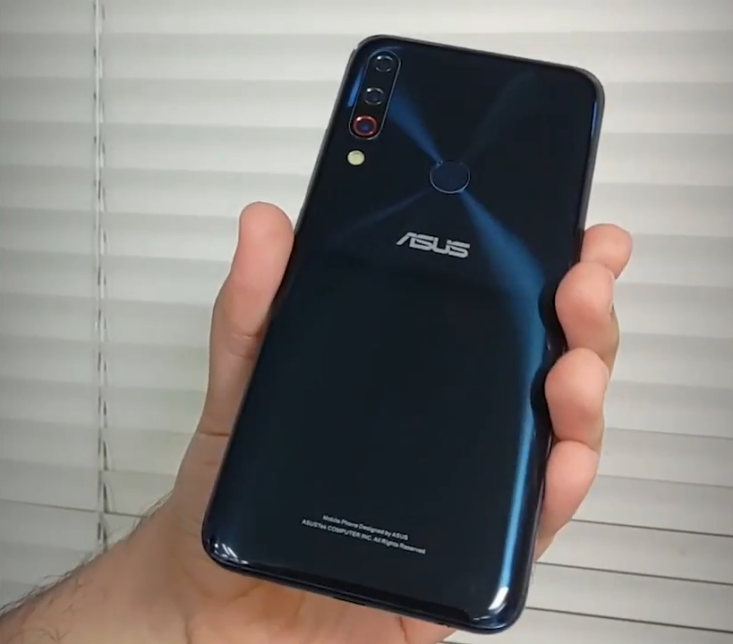 Ảnh nguyên mẫu ZenFone 6 (ảnh 3) Ảnh nguyên mẫu ZenFone 6 (ảnh 3)