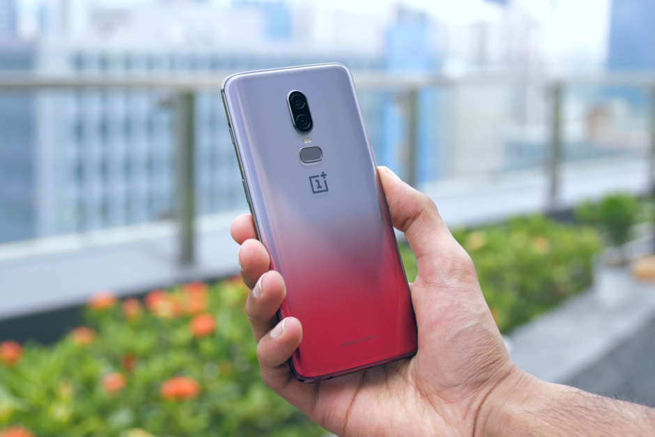 Lộ diện hàng loạt màu sắc gradient bắt mắt của OnePlus 6T Lộ diện hàng loạt màu sắc gradient bắt mắt của OnePlus 6T